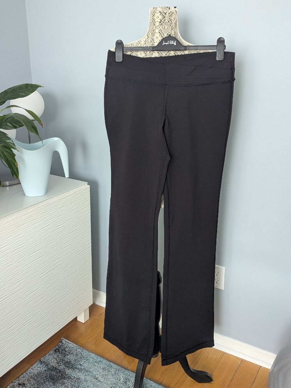 Lululemon Astro mid-rise flare pants